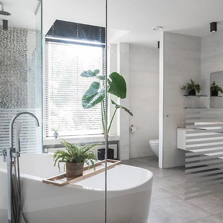 Suite With Bath City Center Villa Tilburg Buitenkant foto