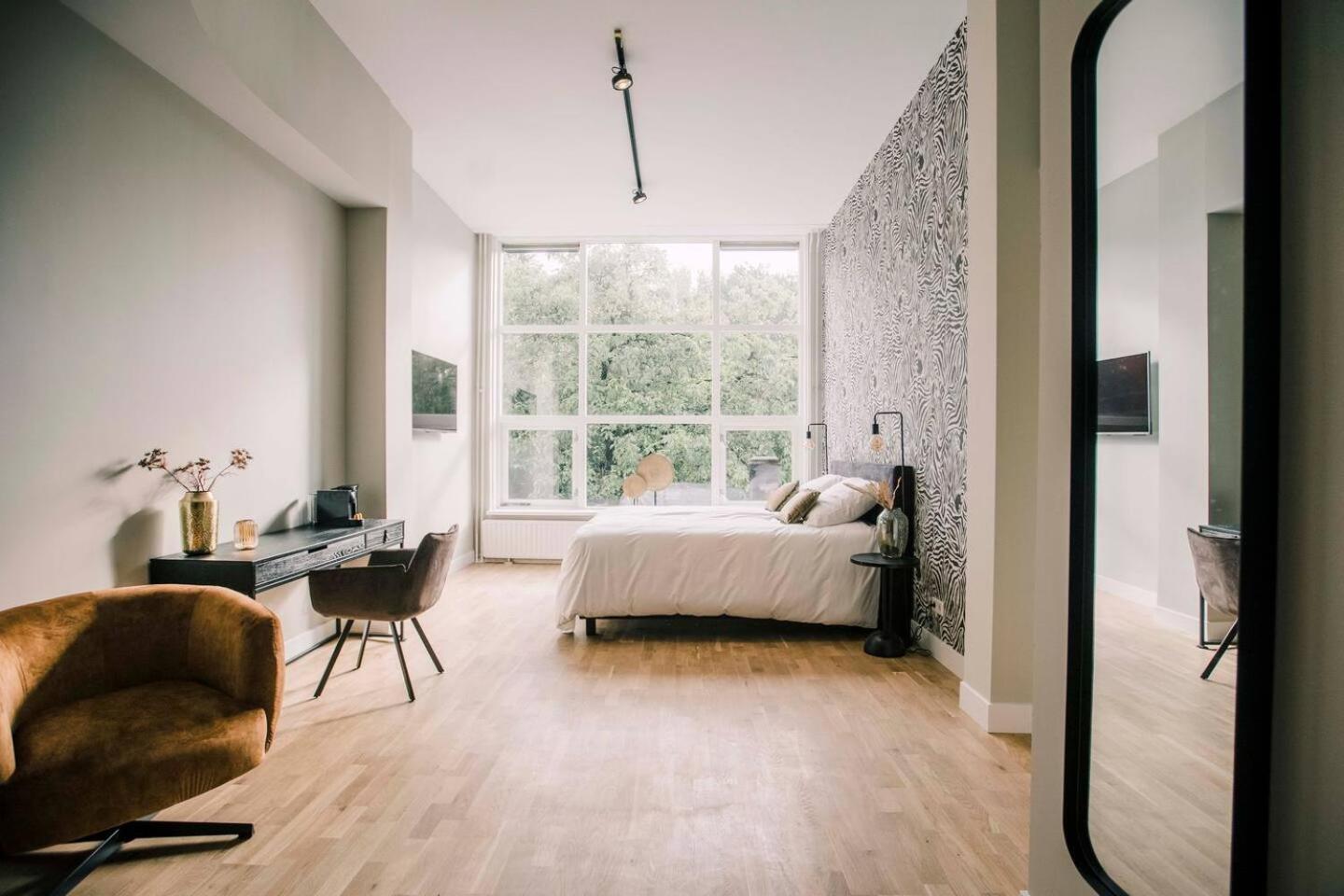 Suite With Bath City Center Villa Tilburg Buitenkant foto